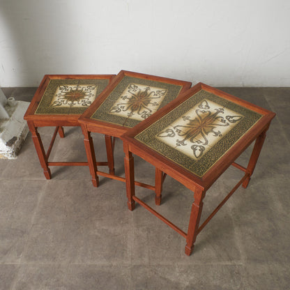 英国ヴィンテージ タイルトップ ネストコーヒーテーブル