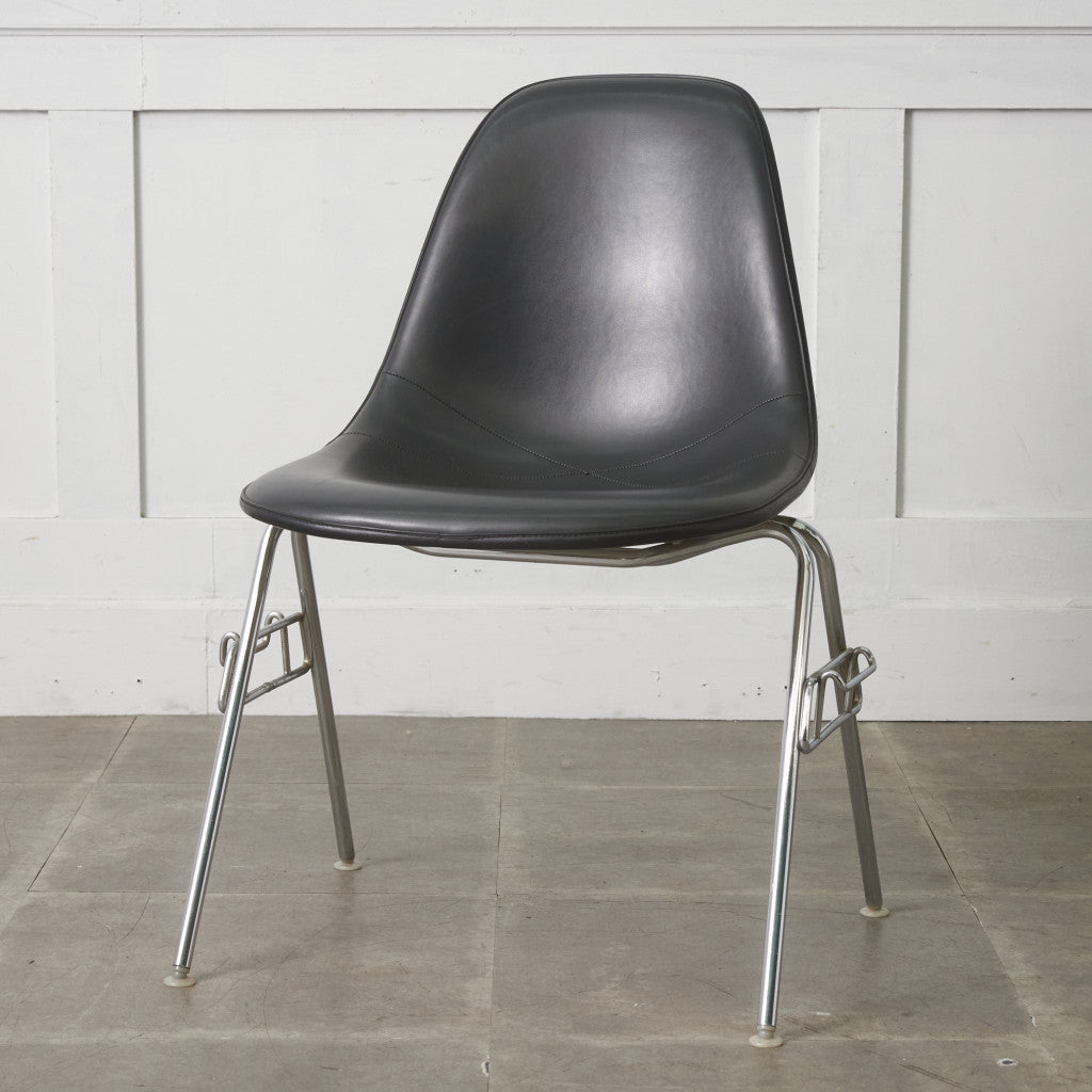 サイドシェルチェア スタッキングベース