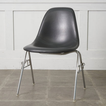 サイドシェルチェア スタッキングベース