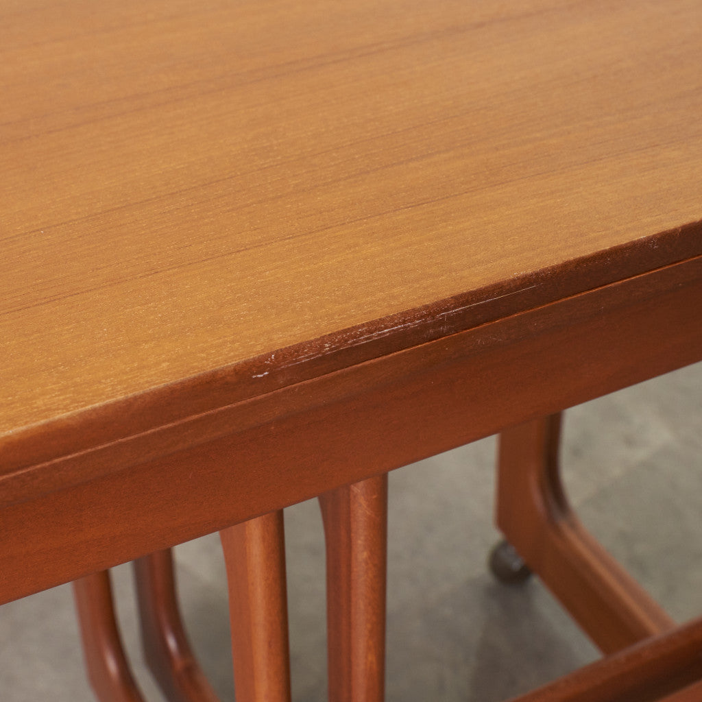 ヴィンテージ 拡張式天板付き ネストテーブル