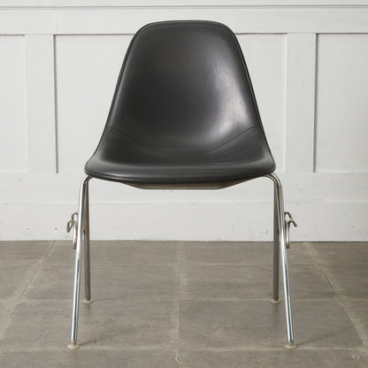 サイドシェルチェア スタッキングベース