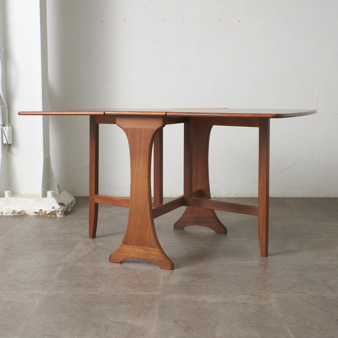 Fresco ドロップリーフゲートレッグテーブル