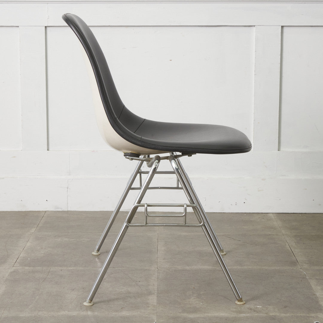 サイドシェルチェア スタッキングベース