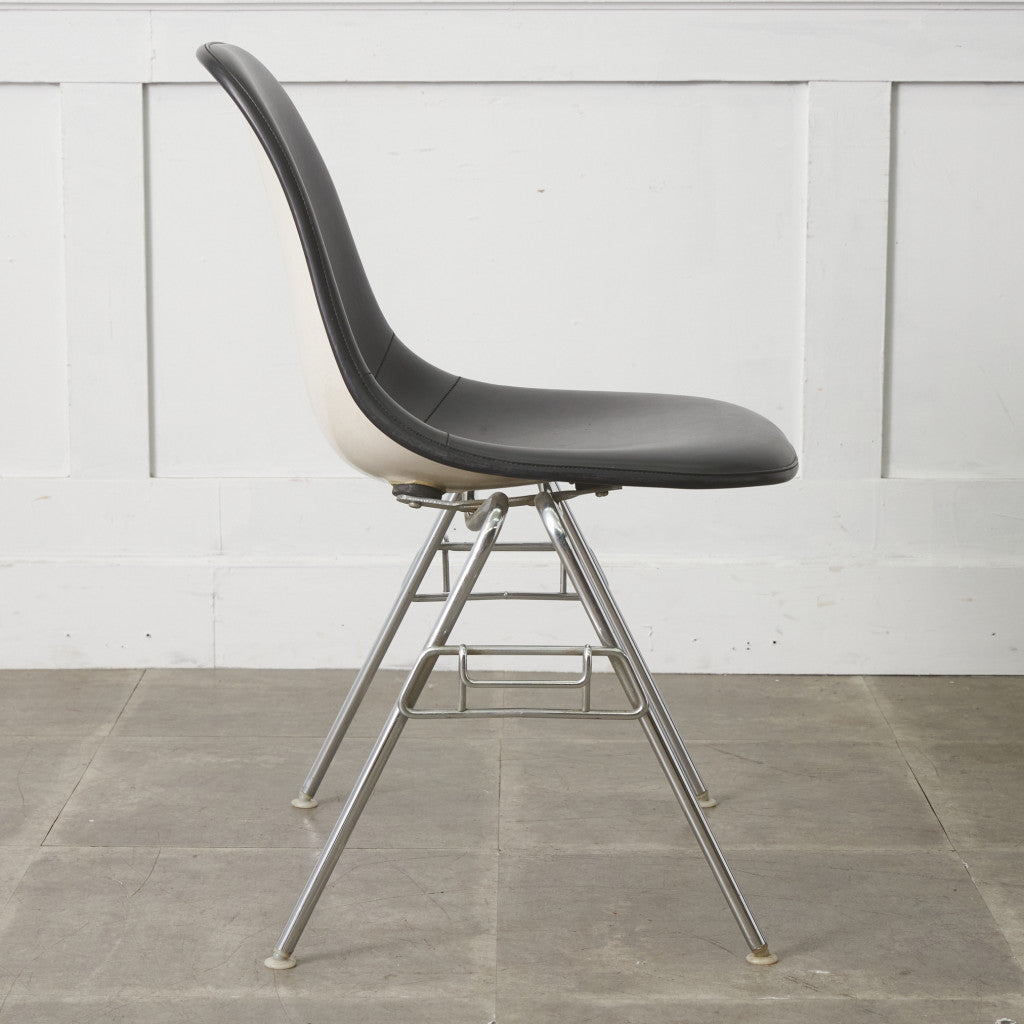 サイドシェルチェア スタッキングベース