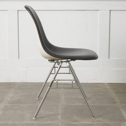 サイドシェルチェア スタッキングベース