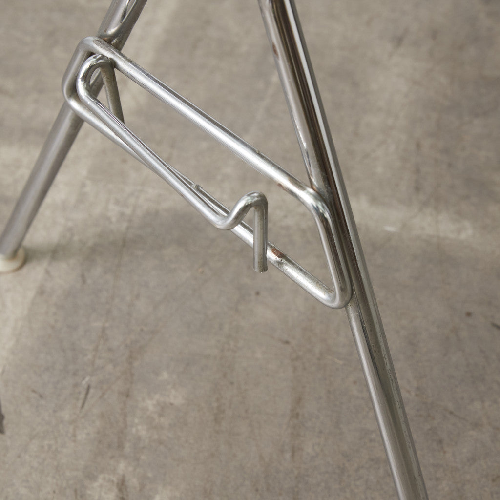 サイドシェルチェア スタッキングベース