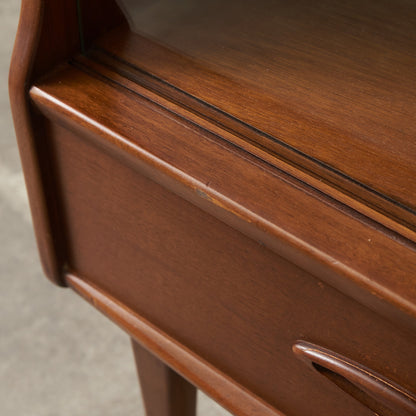 ヴィンテージ ナローガラスキャビネット