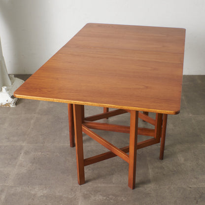 ドロップリーフゲートレッグテーブル