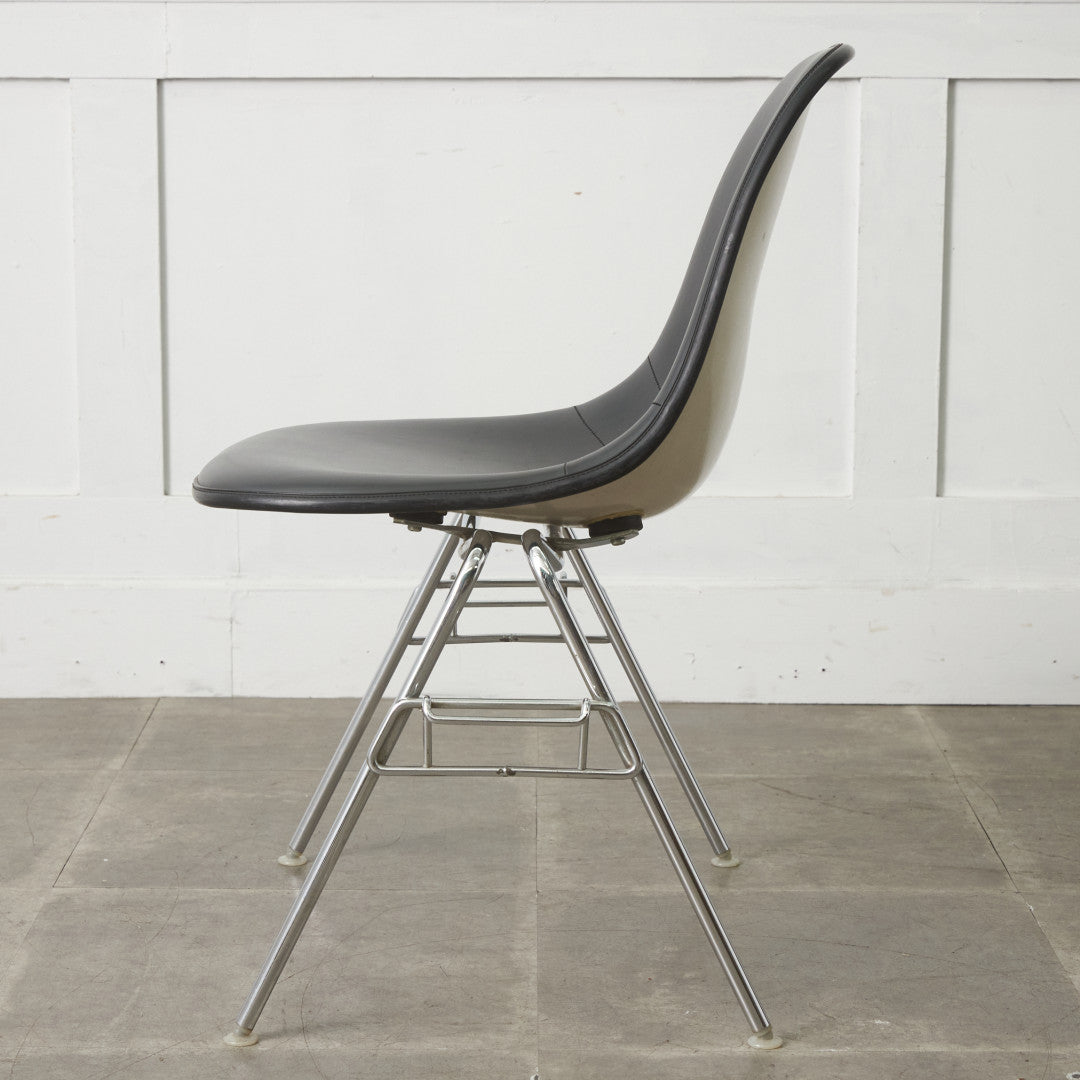 サイドシェルチェア スタッキングベース