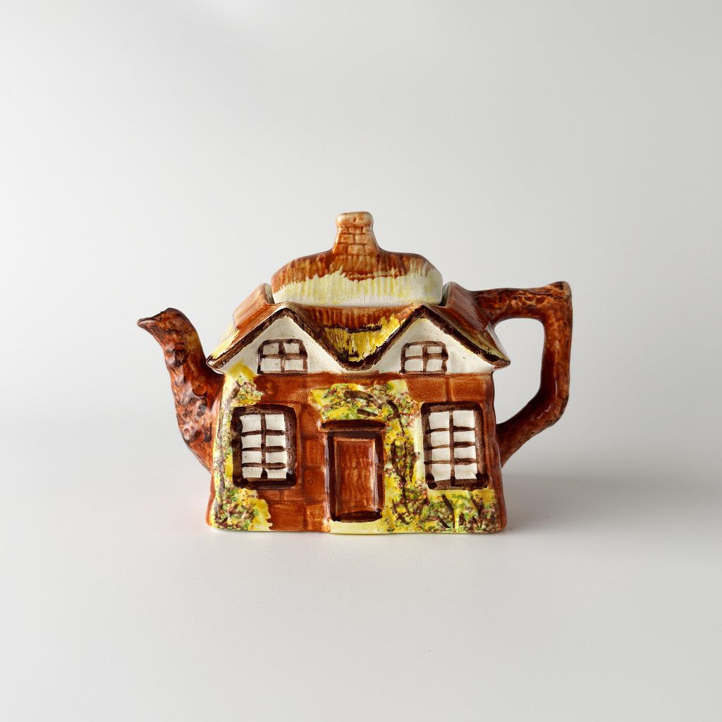 Ye Olde Cottage イ・オールド・コテージ ティーポット