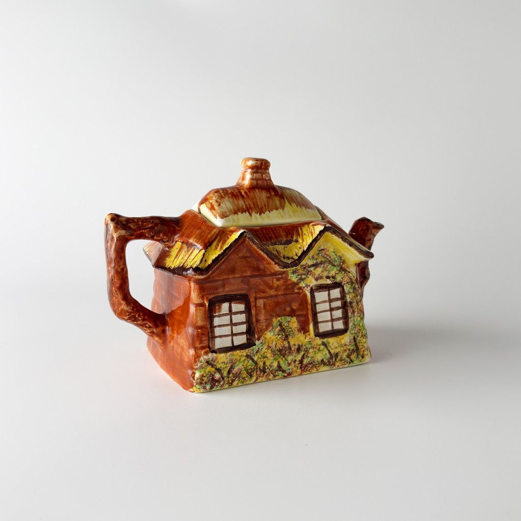 Ye Olde Cottage イ・オールド・コテージ ティーポット
