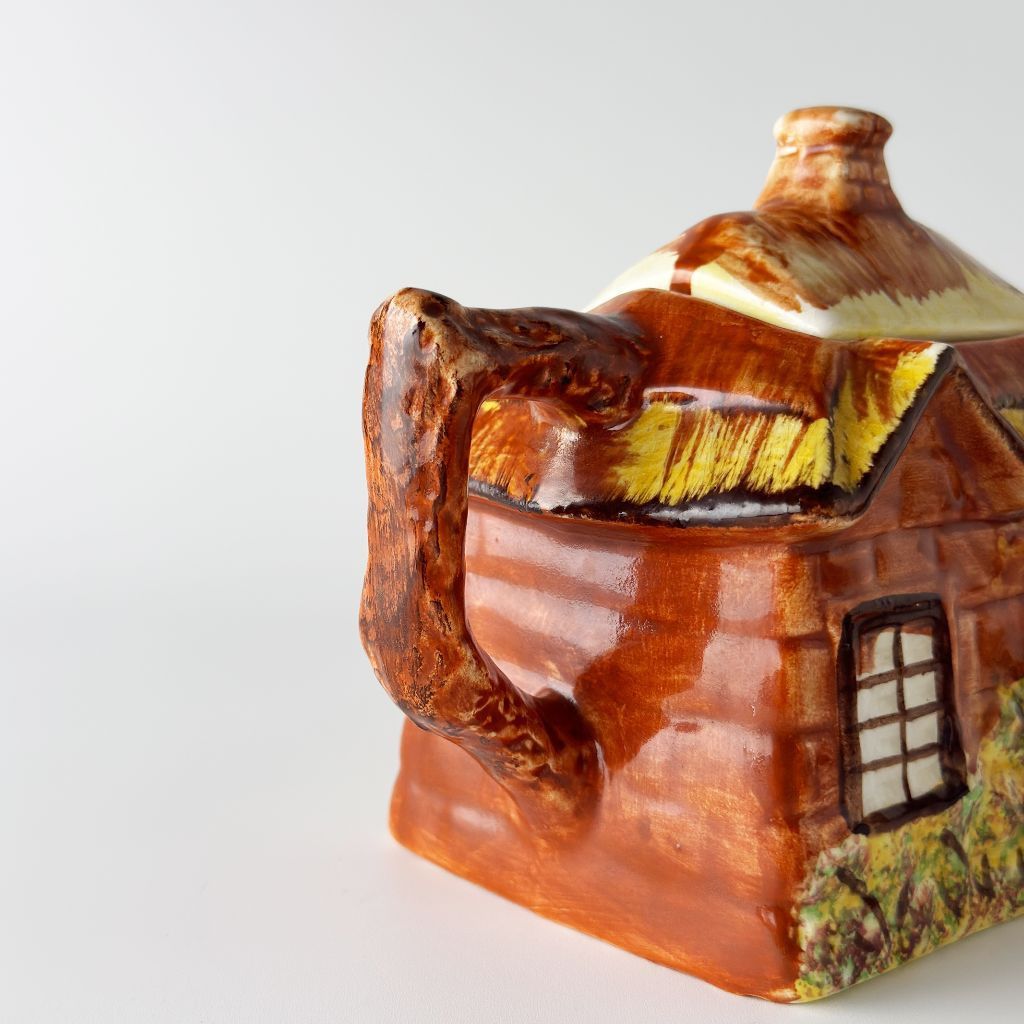 Ye Olde Cottage イ・オールド・コテージ ティーポット