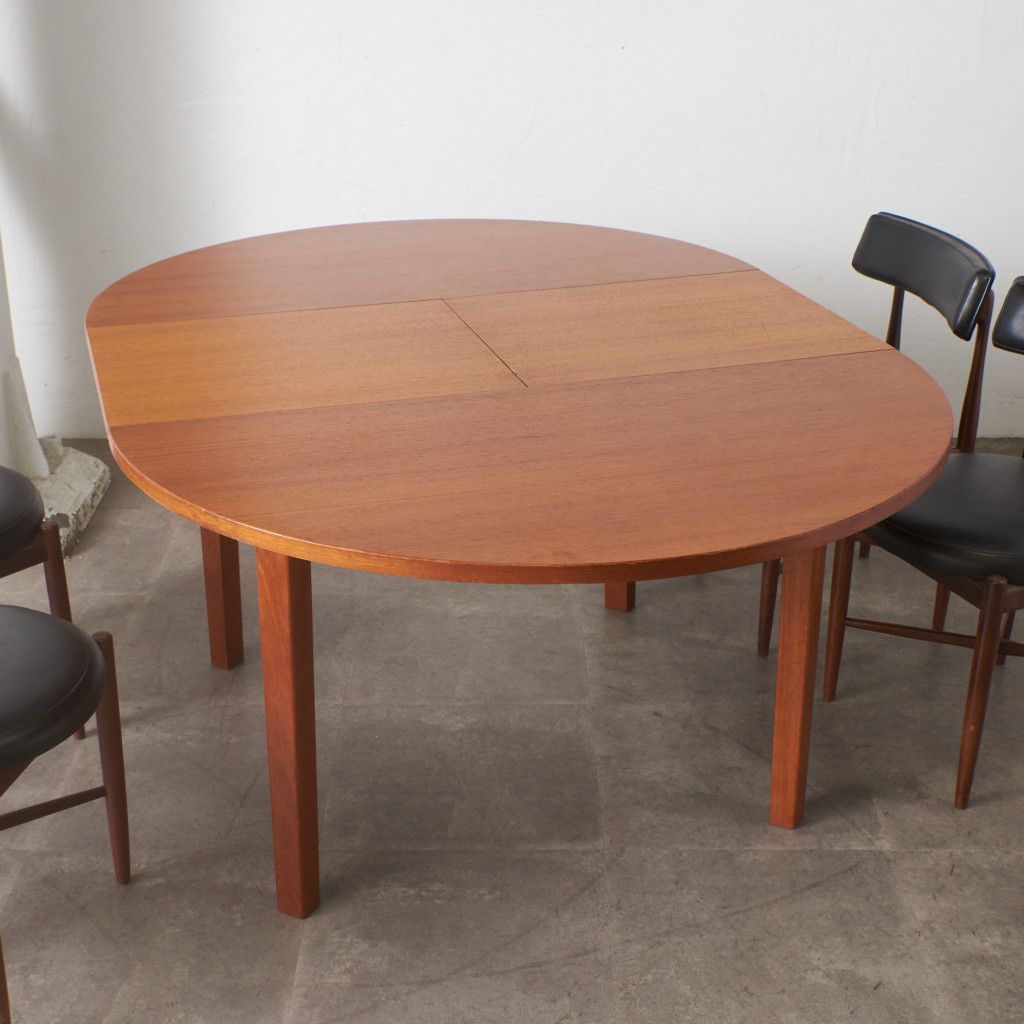 英国ヴィンテージ ラウンドダイニングテーブル