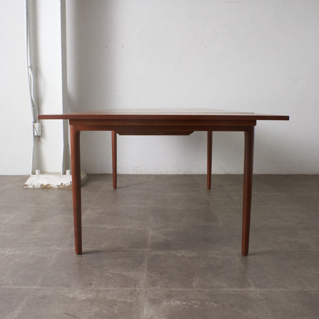 Johannes Andersen ダイニングテーブル Model.8