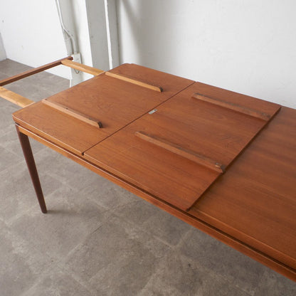 Johannes Andersen ダイニングテーブル Model.8