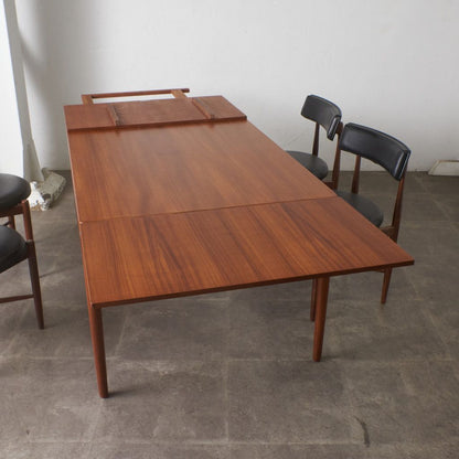 Johannes Andersen ダイニングテーブル Model.8