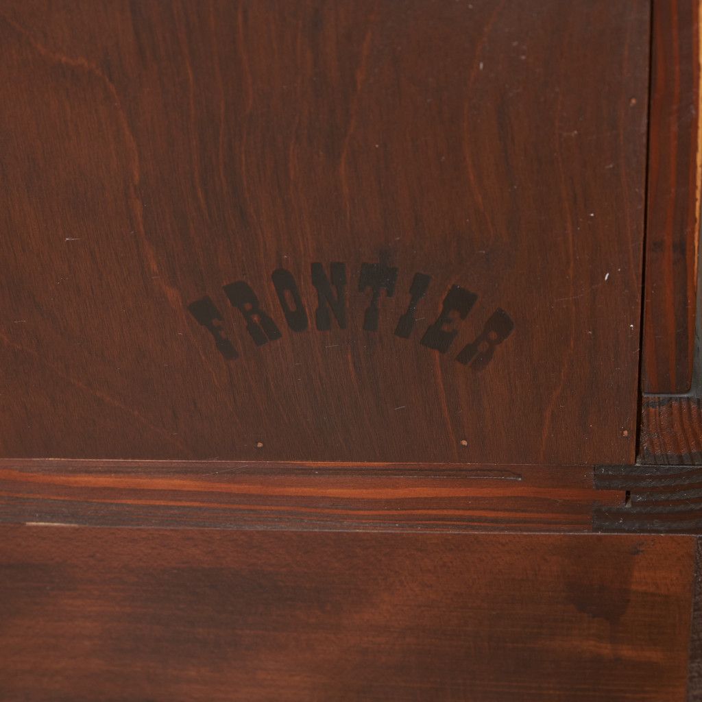 FRONTIER チェスト