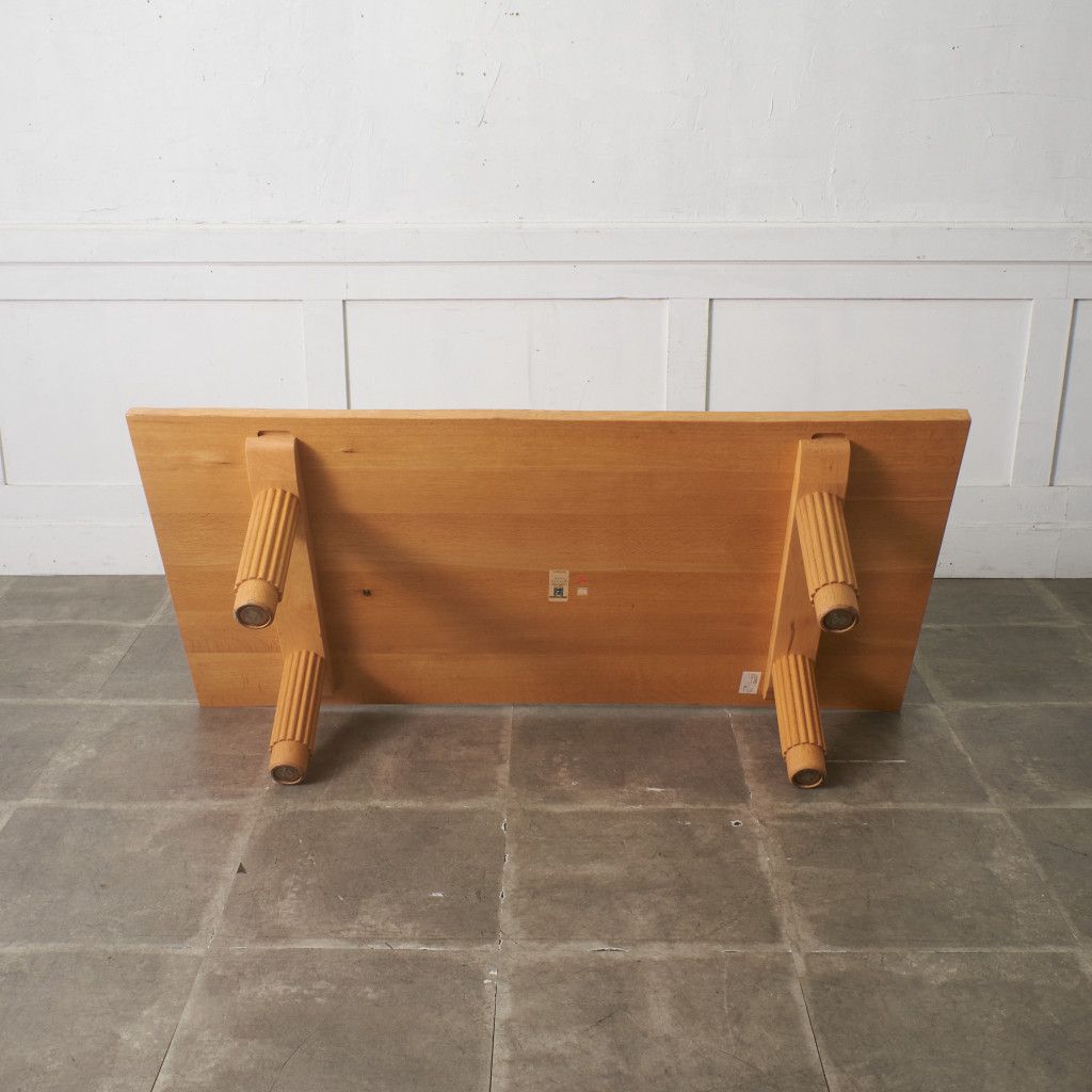 センターテーブル