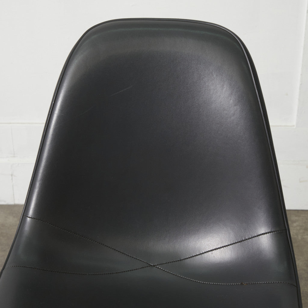 サイドシェルチェア スタッキングベース