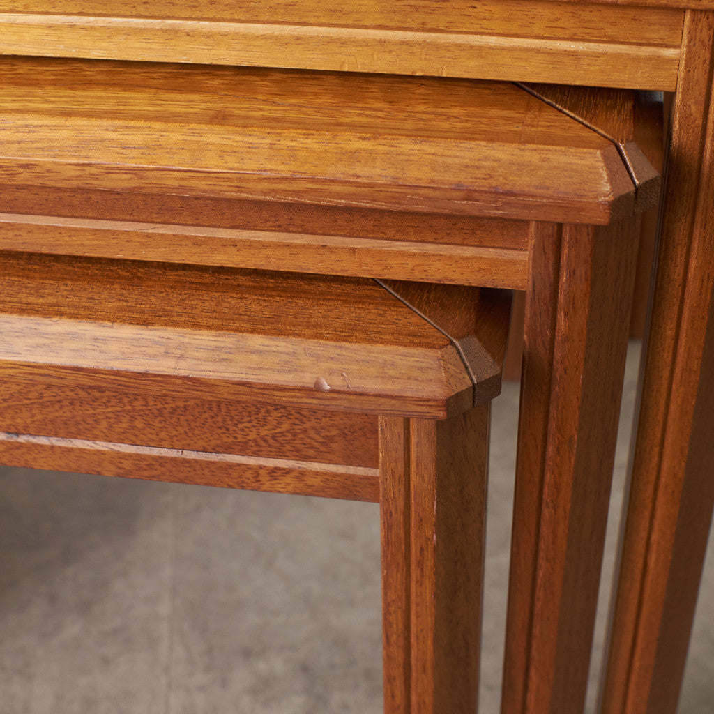 デンマーク製 タイルトップ ネストテーブル