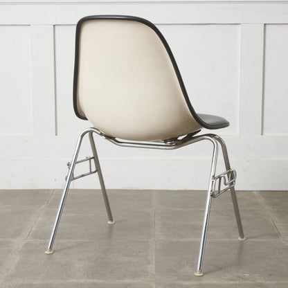 サイドシェルチェア スタッキングベース