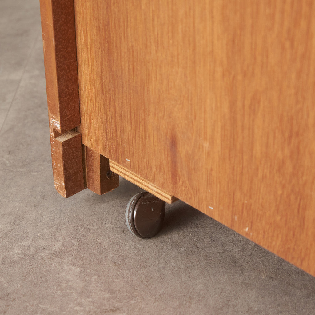 英国 ヴィンテージ 3段 チェスト