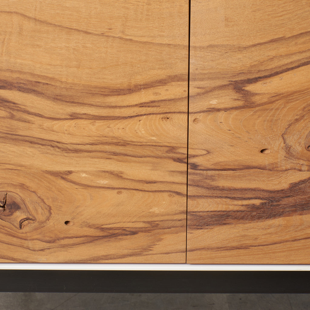 萵苣の木 サイドボード