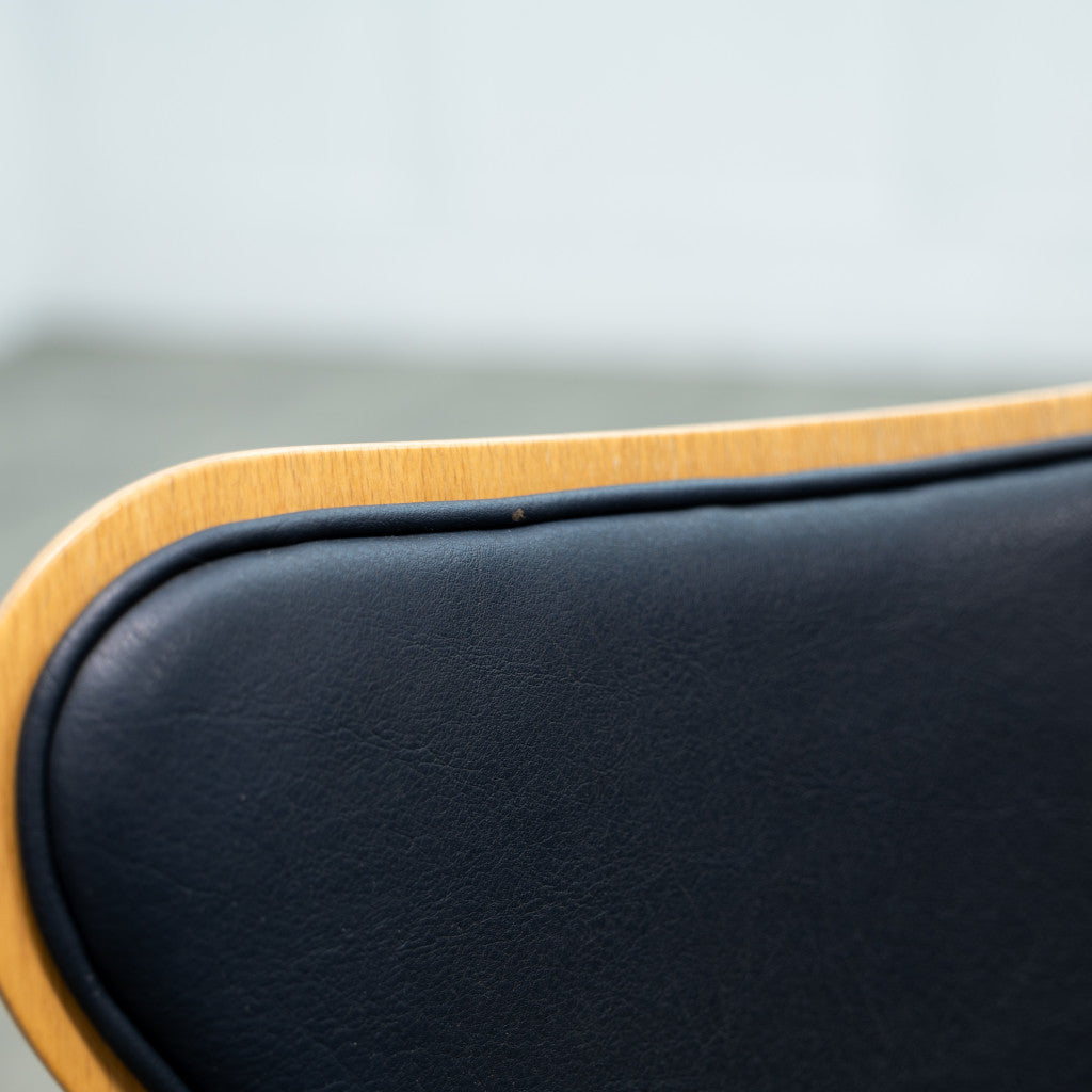 セブンチェア / フロントパディング