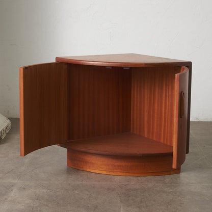 Fresco 凸型コーナーローキャビネット