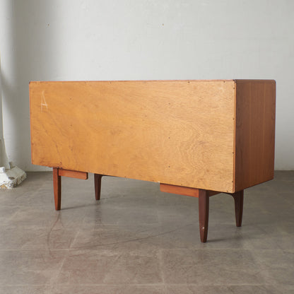 Fresco 脚付きサイドボード (4072)