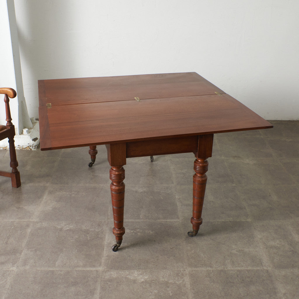英国アンティーク ゲームテーブル