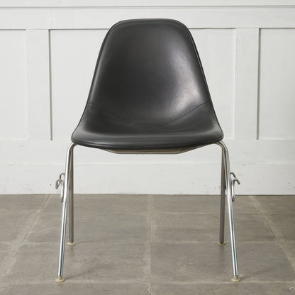 サイドシェルチェア スタッキングベース