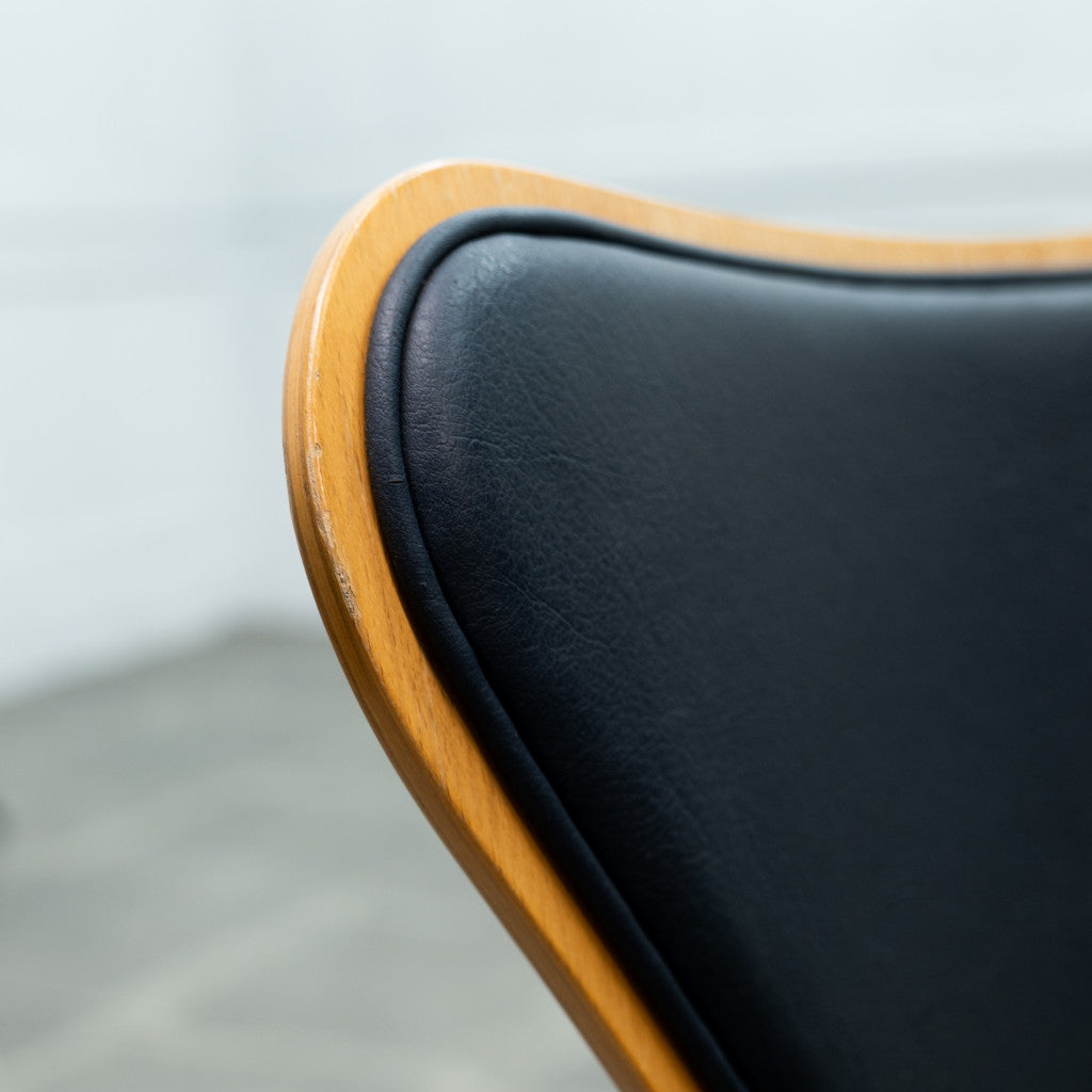 セブンチェア / フロントパディング