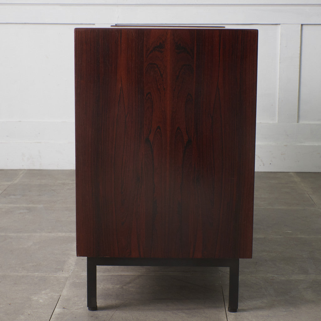 デンマーク製 ヴィンテージ サイドボード