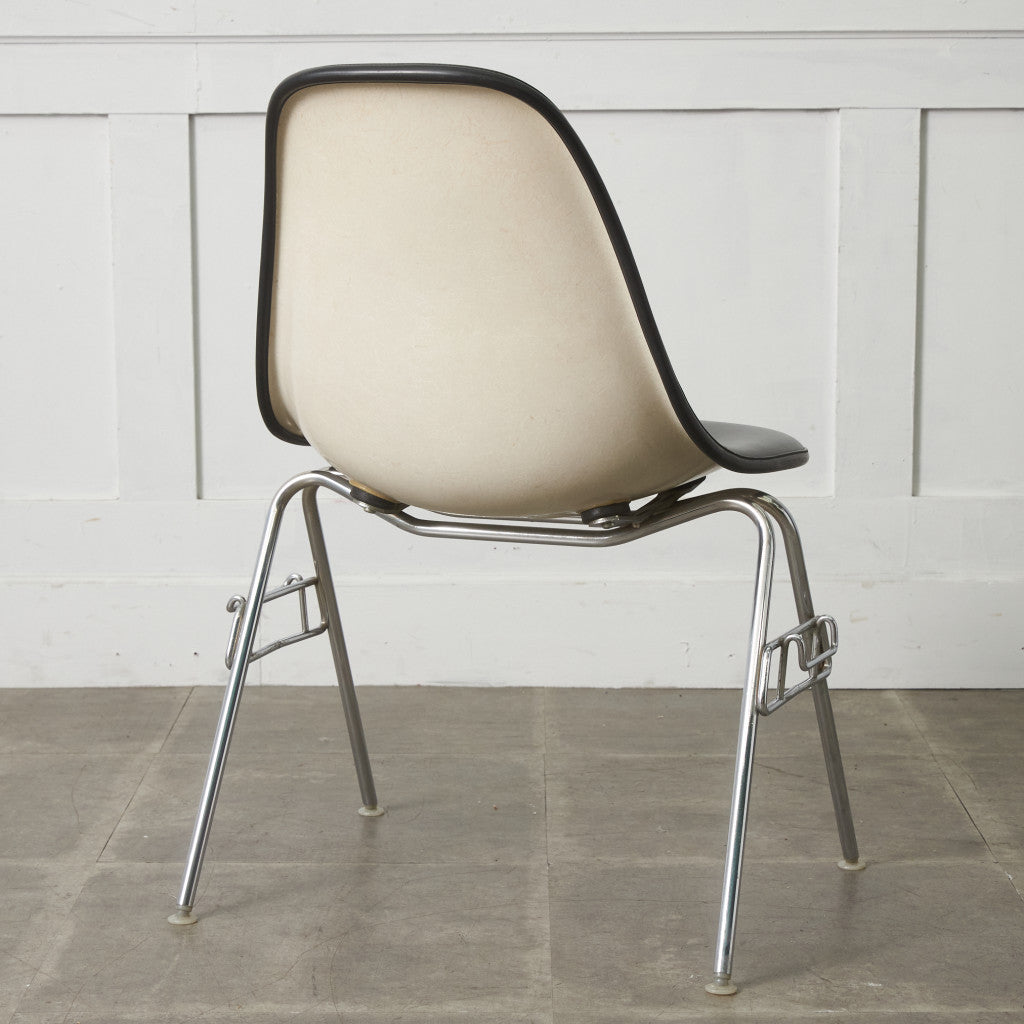 サイドシェルチェア スタッキングベース