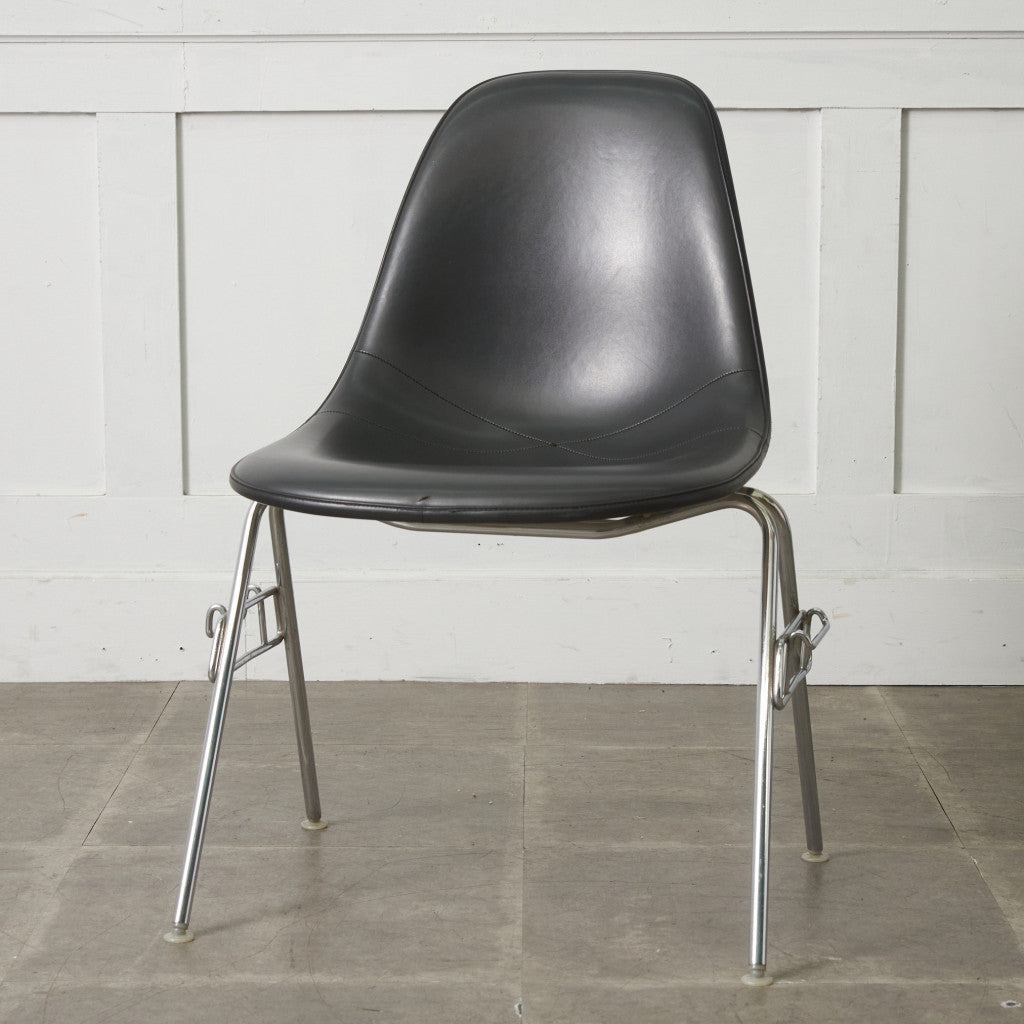 サイドシェルチェア スタッキングベース