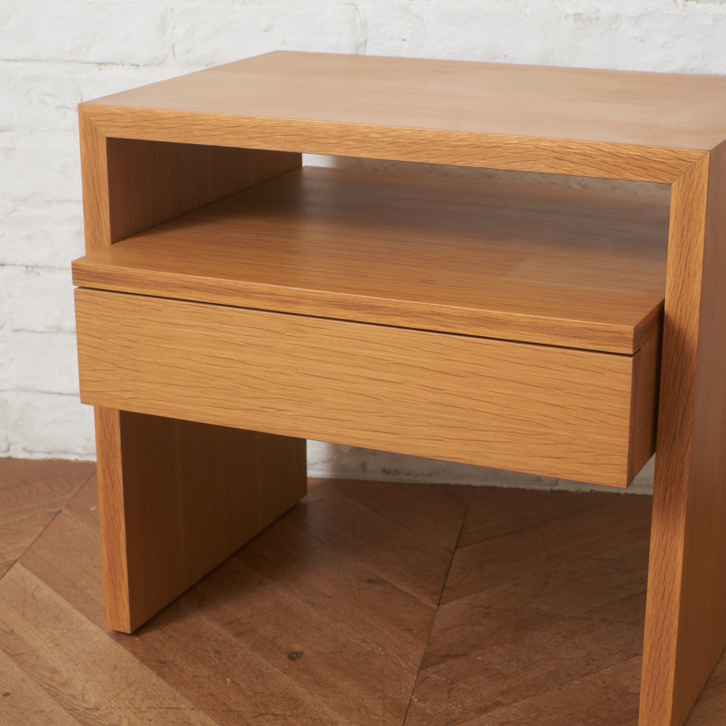 NOTTE ベッドサイドテーブル ドロワー付