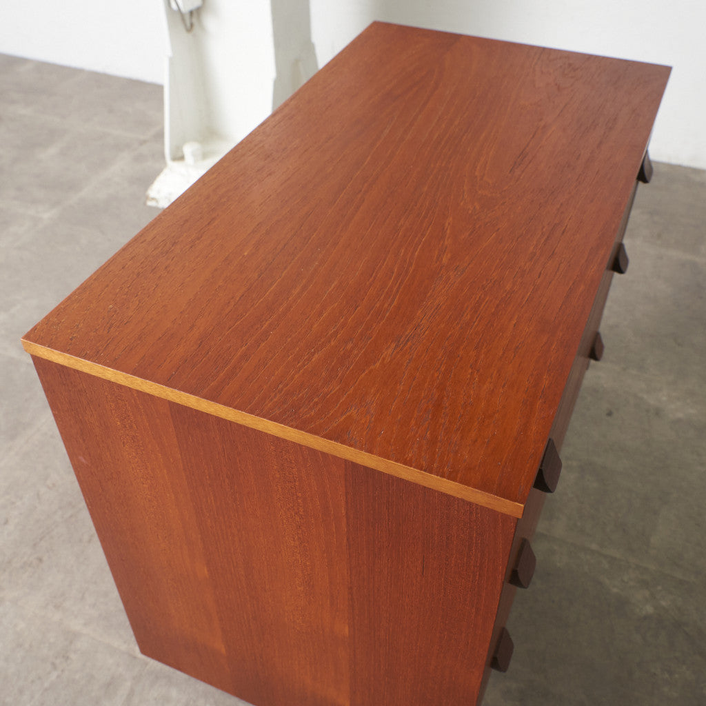 ヴィンテージ 3段 チェスト