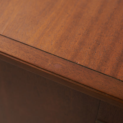 TRIUNE ナイトテーブル