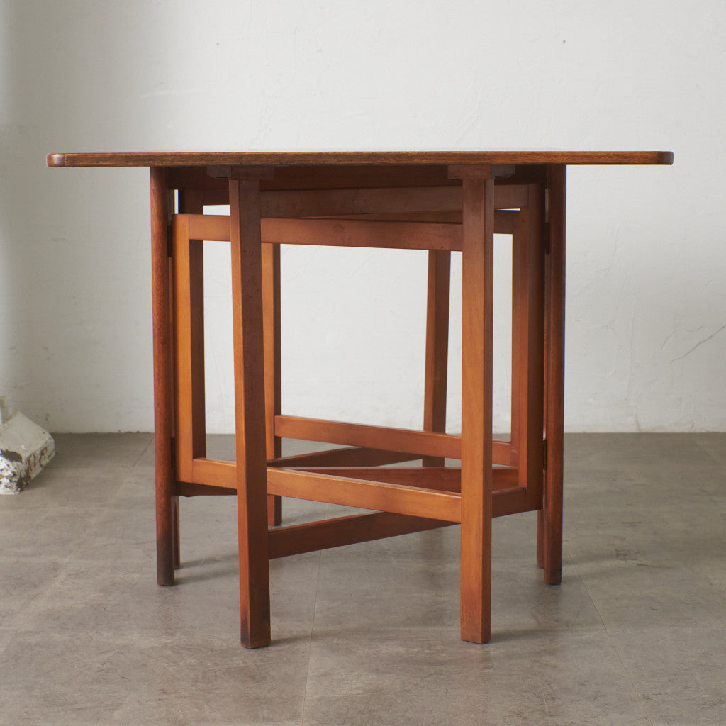 ドロップリーフゲートレッグテーブル