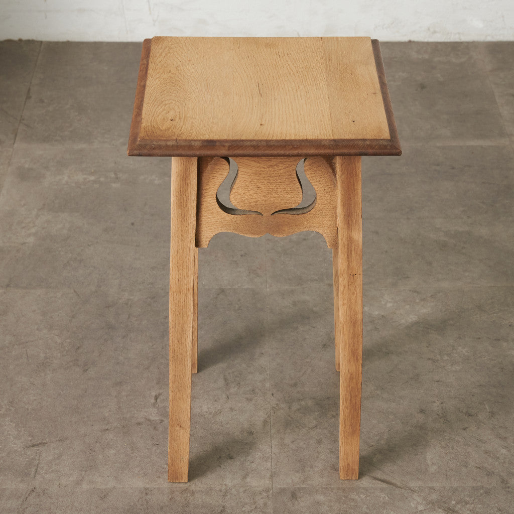 英国アンティーク アーツアンドクラフツ様式 オーク材 サイドテーブル