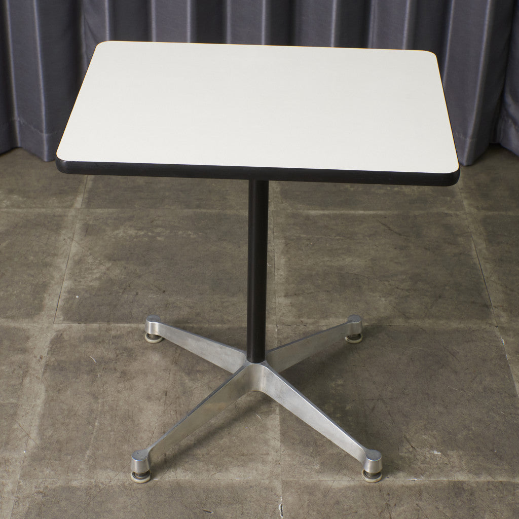 イームズ コントラクトベース テーブル