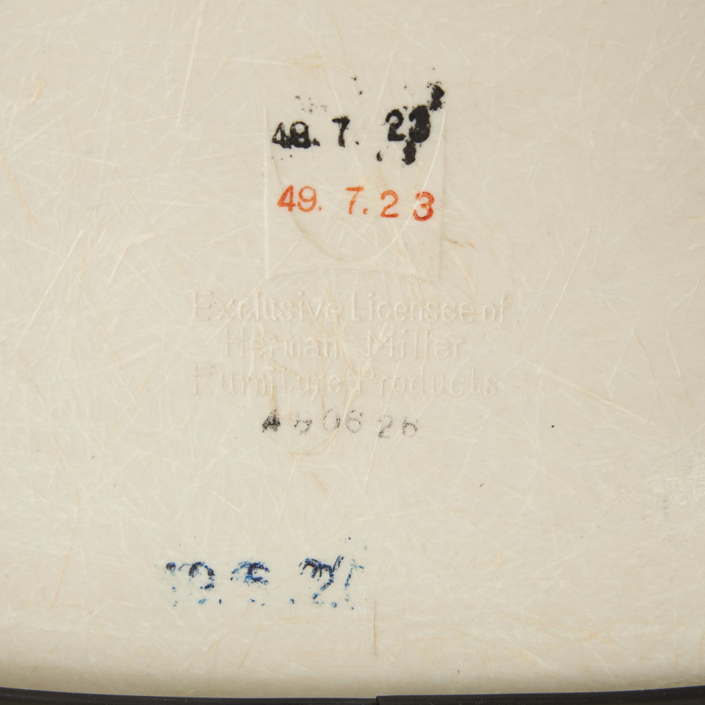 サイドシェルチェア スタッキングベース