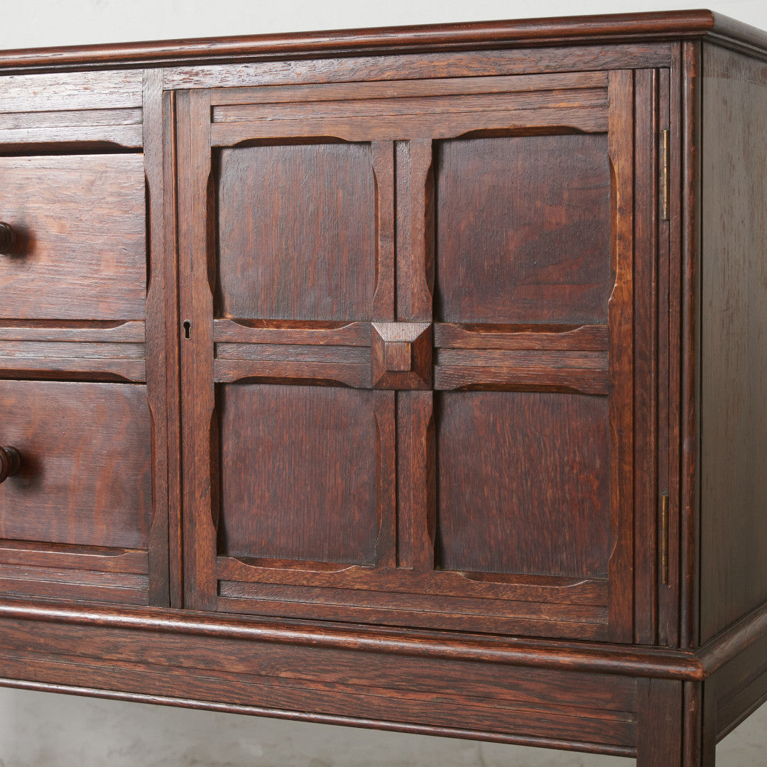 英国アンティーク サイドボード