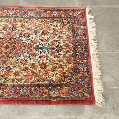 イラン産 ウール製 絨毯