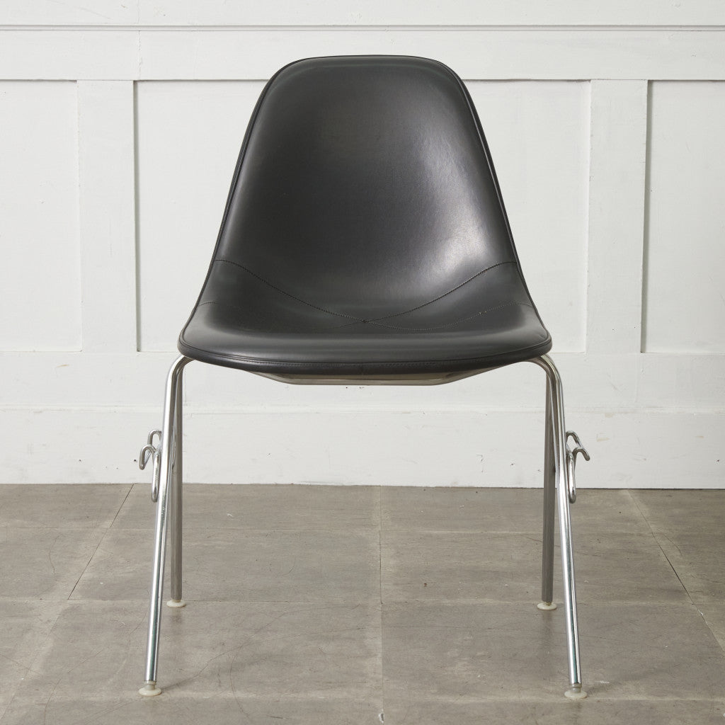 サイドシェルチェア スタッキングベース