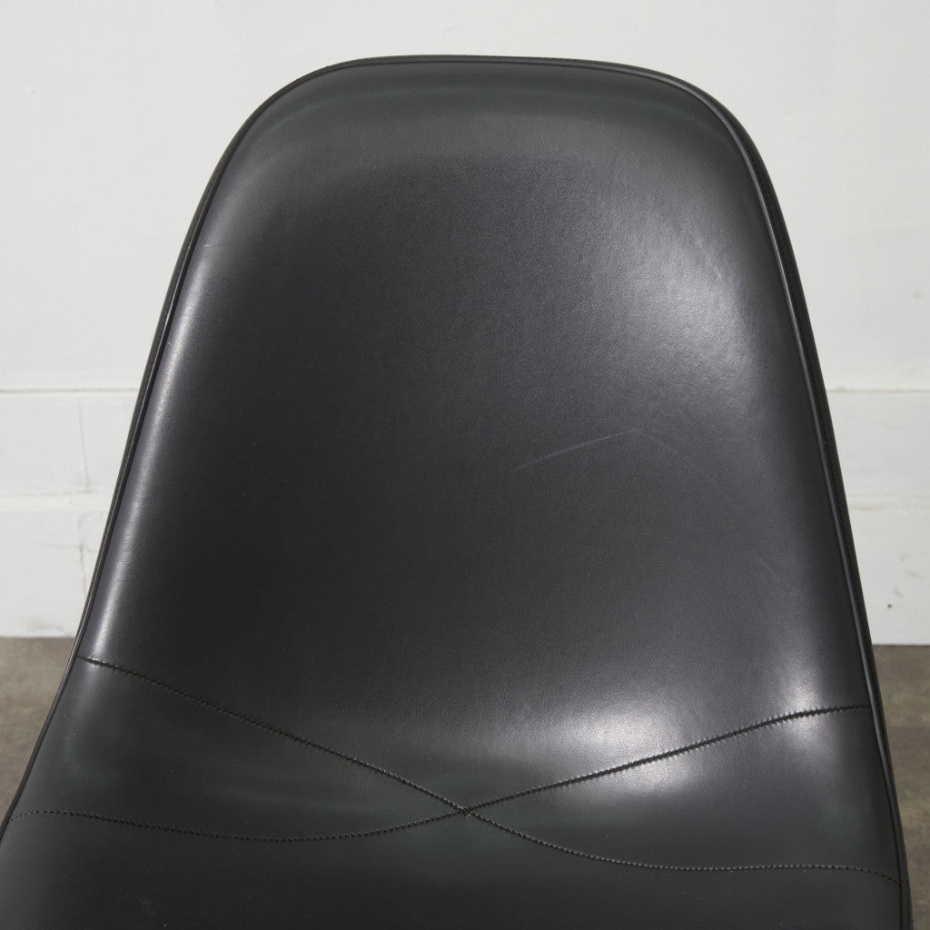 サイドシェルチェア スタッキングベース