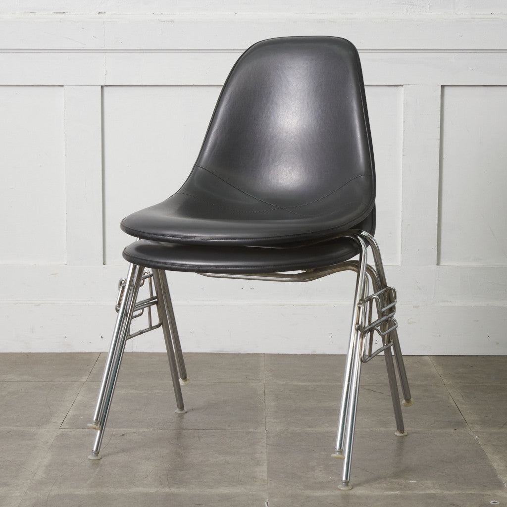 サイドシェルチェア スタッキングベース