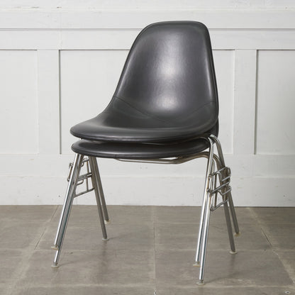 サイドシェルチェア スタッキングベース