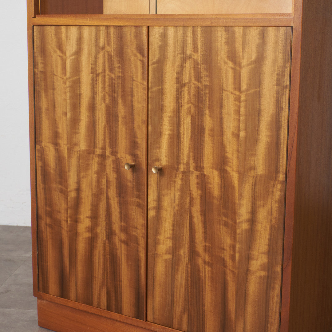 Cumbrae ヴィンテージ ガラスキャビネット